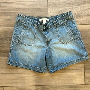 Woman’s Old Navy jean shorts